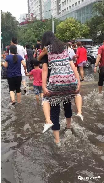 沈阳大雨下的奇遇，特色小店的魅力